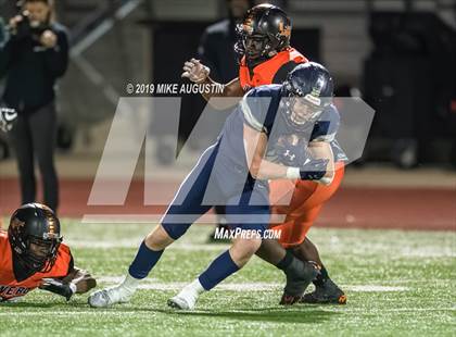 Thumbnail 3 in Lone Star vs. Lancaster (UIL 5A DI Regional Final) photogallery.