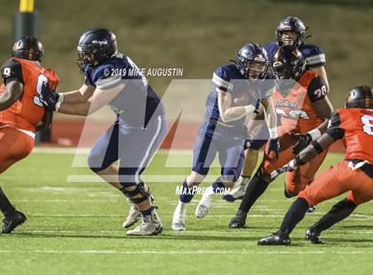 Thumbnail 2 in Lone Star vs. Lancaster (UIL 5A DI Regional Final) photogallery.