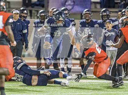 Thumbnail 2 in Lone Star vs. Lancaster (UIL 5A DI Regional Final) photogallery.