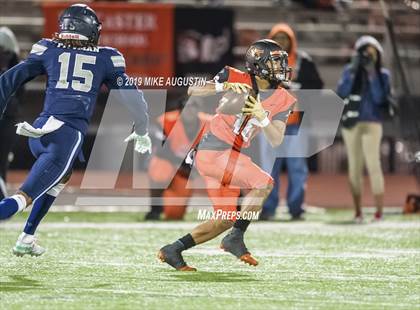 Thumbnail 2 in Lone Star vs. Lancaster (UIL 5A DI Regional Final) photogallery.