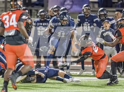Thumbnail 3 in Lone Star vs. Lancaster (UIL 5A DI Regional Final) photogallery.