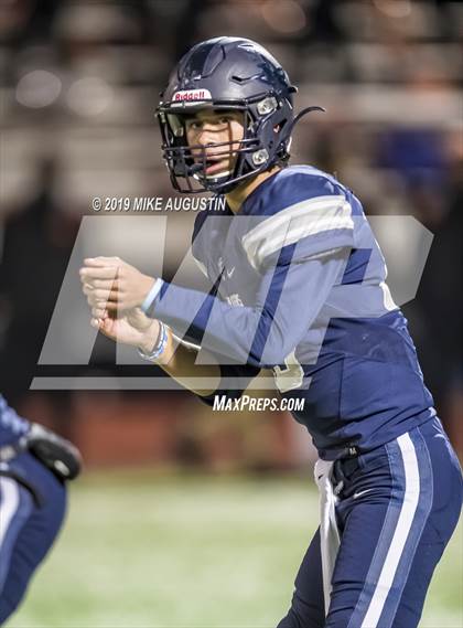 Thumbnail 3 in Lone Star vs. Lancaster (UIL 5A DI Regional Final) photogallery.