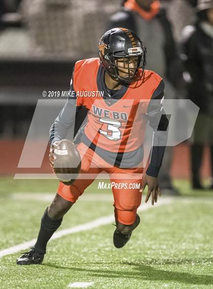 Thumbnail 3 in Lone Star vs. Lancaster (UIL 5A DI Regional Final) photogallery.