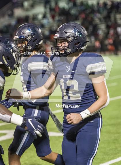 Thumbnail 1 in Lone Star vs. Lancaster (UIL 5A DI Regional Final) photogallery.