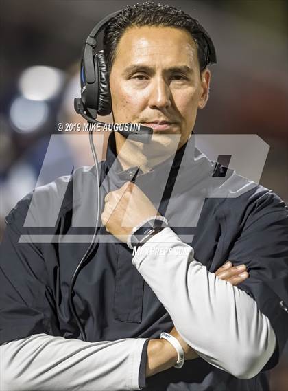 Thumbnail 1 in Lone Star vs. Lancaster (UIL 5A DI Regional Final) photogallery.