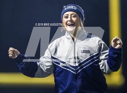 Thumbnail 3 in Lone Star vs. Lancaster (UIL 5A DI Regional Final) photogallery.