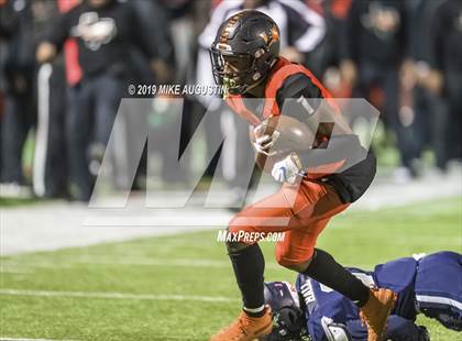 Thumbnail 2 in Lone Star vs. Lancaster (UIL 5A DI Regional Final) photogallery.