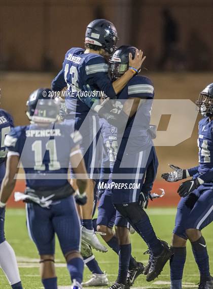Thumbnail 1 in Lone Star vs. Lancaster (UIL 5A DI Regional Final) photogallery.