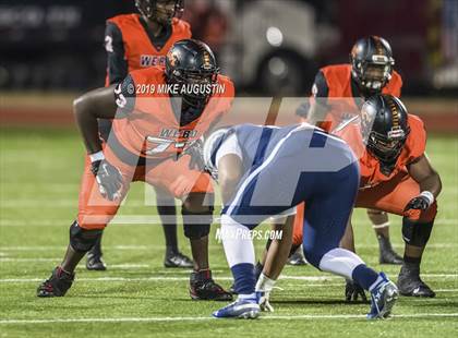 Thumbnail 3 in Lone Star vs. Lancaster (UIL 5A DI Regional Final) photogallery.