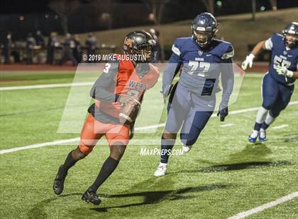 Thumbnail 2 in Lone Star vs. Lancaster (UIL 5A DI Regional Final) photogallery.