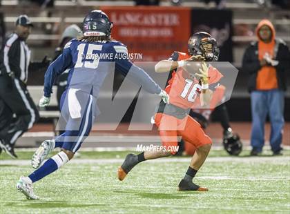 Thumbnail 1 in Lone Star vs. Lancaster (UIL 5A DI Regional Final) photogallery.