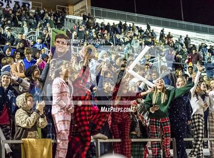 Thumbnail 1 in Lone Star vs. Lancaster (UIL 5A DI Regional Final) photogallery.