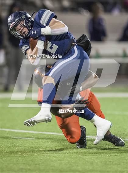 Thumbnail 1 in Lone Star vs. Lancaster (UIL 5A DI Regional Final) photogallery.