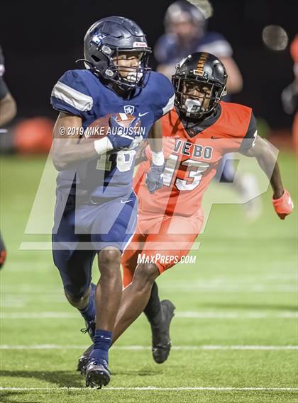 Thumbnail 1 in Lone Star vs. Lancaster (UIL 5A DI Regional Final) photogallery.