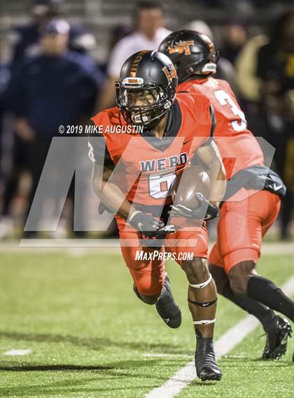 Thumbnail 1 in Lone Star vs. Lancaster (UIL 5A DI Regional Final) photogallery.