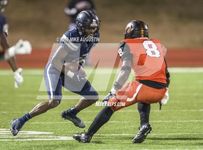 Thumbnail 2 in Lone Star vs. Lancaster (UIL 5A DI Regional Final) photogallery.