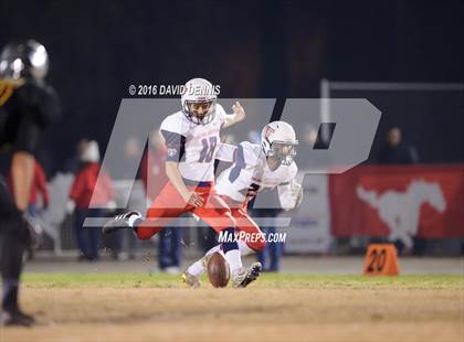 Thumbnail 2 in Bakersfield Christian vs. Tulare Western (CIF CS D3 Final) photogallery.