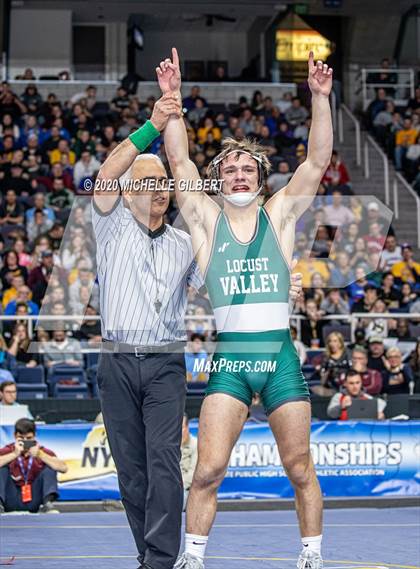 Thumbnail 2 in NYSPHSAA  D2 Wrestling Finals (99lbs to 138lbs) photogallery.