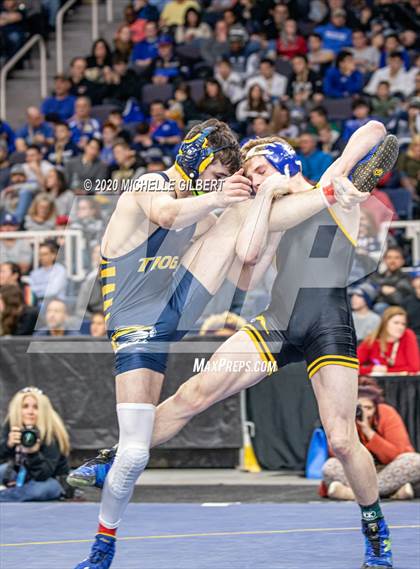 Thumbnail 3 in NYSPHSAA  D2 Wrestling Finals (99lbs to 138lbs) photogallery.