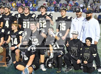 Thumbnail 2 in Booneville vs. Charleston (AAA 3A State Final) photogallery.