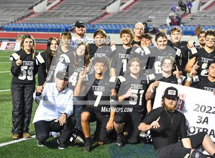 Thumbnail 3 in Booneville vs. Charleston (AAA 3A State Final) photogallery.