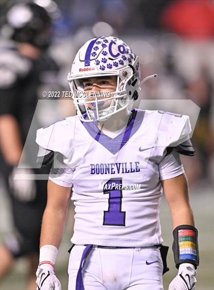 Thumbnail 3 in Booneville vs. Charleston (AAA 3A State Final) photogallery.