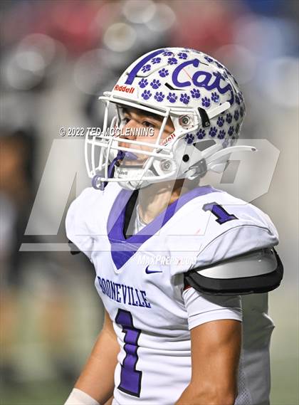 Thumbnail 1 in Booneville vs. Charleston (AAA 3A State Final) photogallery.