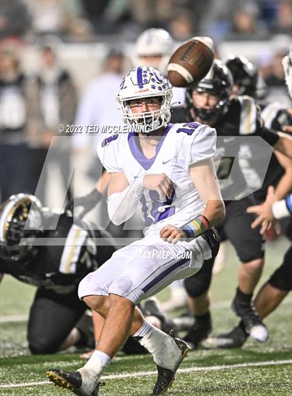 Thumbnail 3 in Booneville vs. Charleston (AAA 3A State Final) photogallery.