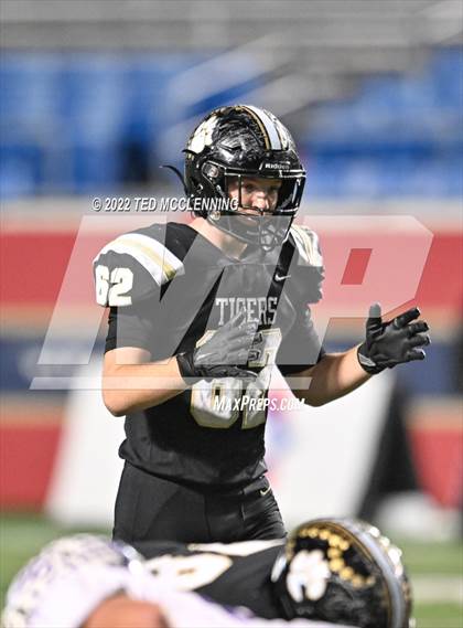 Thumbnail 1 in Booneville vs. Charleston (AAA 3A State Final) photogallery.