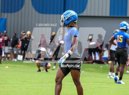Thumbnail 2 in Lake Cormorant vs Tupelo (U of Memphis 7v7) photogallery.