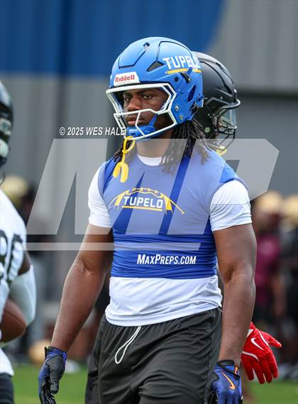 Thumbnail 1 in Lake Cormorant vs Tupelo (U of Memphis 7v7) photogallery.
