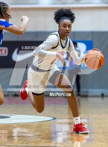Thumbnail 3 in Long Island Lutheran vs Paul VI (Bob McKillop Invitational ) photogallery.