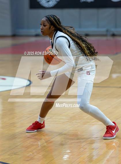 Thumbnail 3 in Long Island Lutheran vs Paul VI (Bob McKillop Invitational ) photogallery.