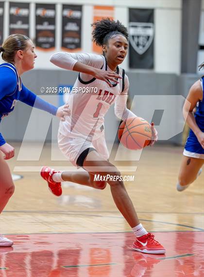 Thumbnail 2 in Long Island Lutheran vs Paul VI (Bob McKillop Invitational ) photogallery.