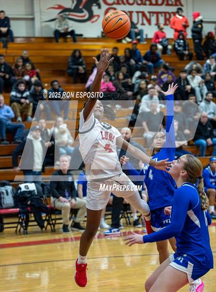 Thumbnail 2 in Long Island Lutheran vs Paul VI (Bob McKillop Invitational ) photogallery.
