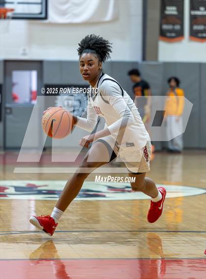 Thumbnail 2 in Long Island Lutheran vs Paul VI (Bob McKillop Invitational ) photogallery.