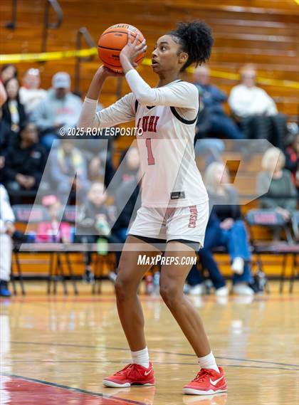 Thumbnail 3 in Long Island Lutheran vs Paul VI (Bob McKillop Invitational ) photogallery.