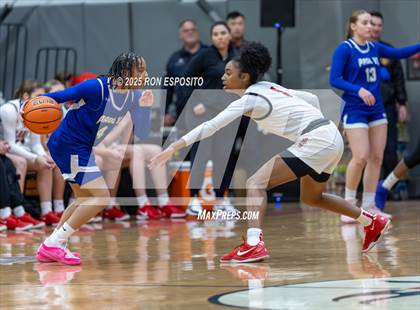 Thumbnail 3 in Long Island Lutheran vs Paul VI (Bob McKillop Invitational ) photogallery.