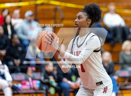 Thumbnail 2 in Long Island Lutheran vs Paul VI (Bob McKillop Invitational ) photogallery.