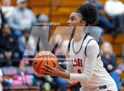 Thumbnail 1 in Long Island Lutheran vs Paul VI (Bob McKillop Invitational ) photogallery.