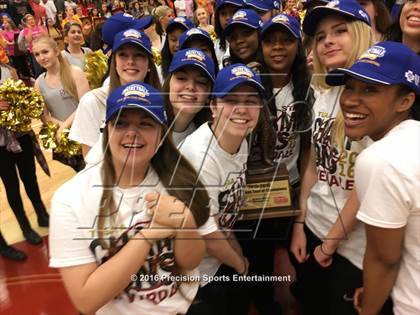 Thumbnail 2 in Riverdale TOC Ceremony photogallery.