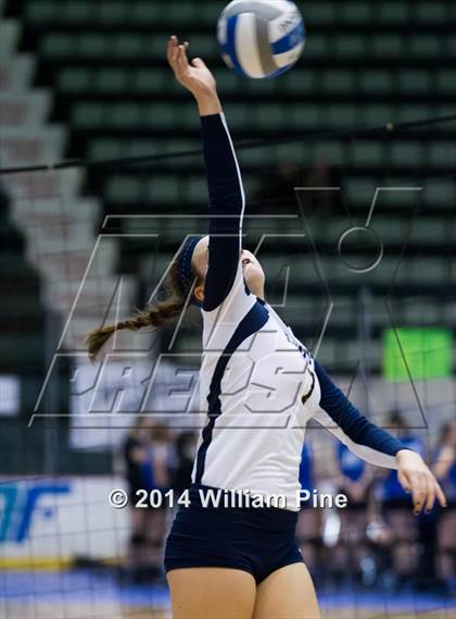 Thumbnail 3 in Sutherland vs. Burnt Hills-Ballston Lake (NYSPHSAA Class A Final) photogallery.