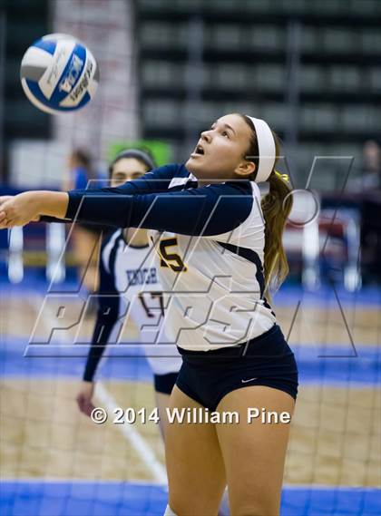 Thumbnail 2 in Sutherland vs. Burnt Hills-Ballston Lake (NYSPHSAA Class A Final) photogallery.