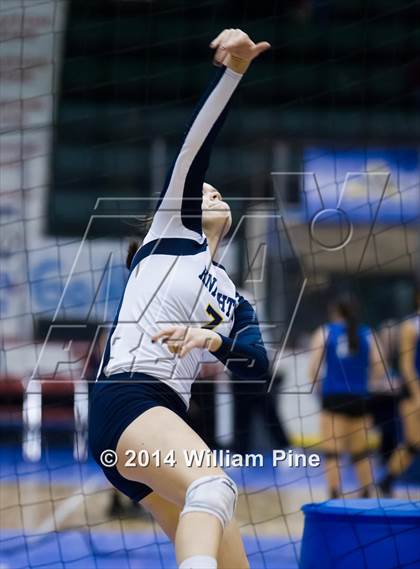 Thumbnail 2 in Sutherland vs. Burnt Hills-Ballston Lake (NYSPHSAA Class A Final) photogallery.
