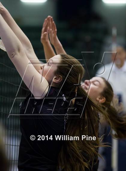 Thumbnail 3 in Sutherland vs. Burnt Hills-Ballston Lake (NYSPHSAA Class A Final) photogallery.