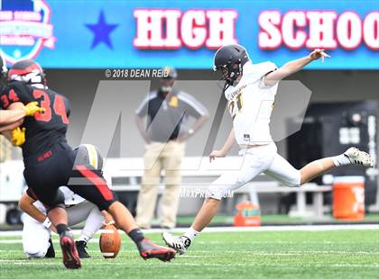 Thumbnail 2 in Benet Academy @ St. Laurence (Chicago Kick Off Classic) photogallery.