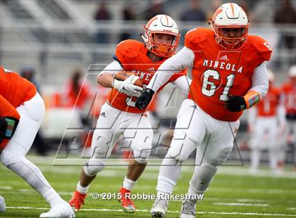 Thumbnail 3 in Callisburg vs. Mineola (UIL 3A Division 1 Region 2 Regional Semifinal) photogallery.