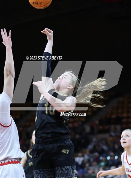 Thumbnail 1 in Canon City vs. Durango (CHSAA 5A Great 8) photogallery.