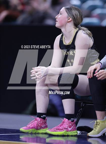 Thumbnail 2 in Canon City vs. Durango (CHSAA 5A Great 8) photogallery.