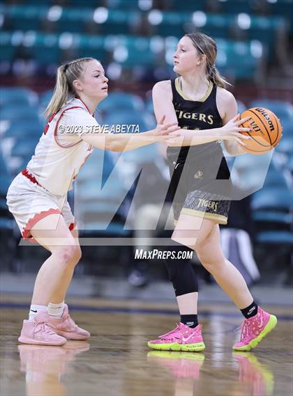 Thumbnail 1 in Canon City vs. Durango (CHSAA 5A Great 8) photogallery.